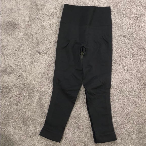 Lulu lemon cropped leggings size 6 - Picture 2 of 2